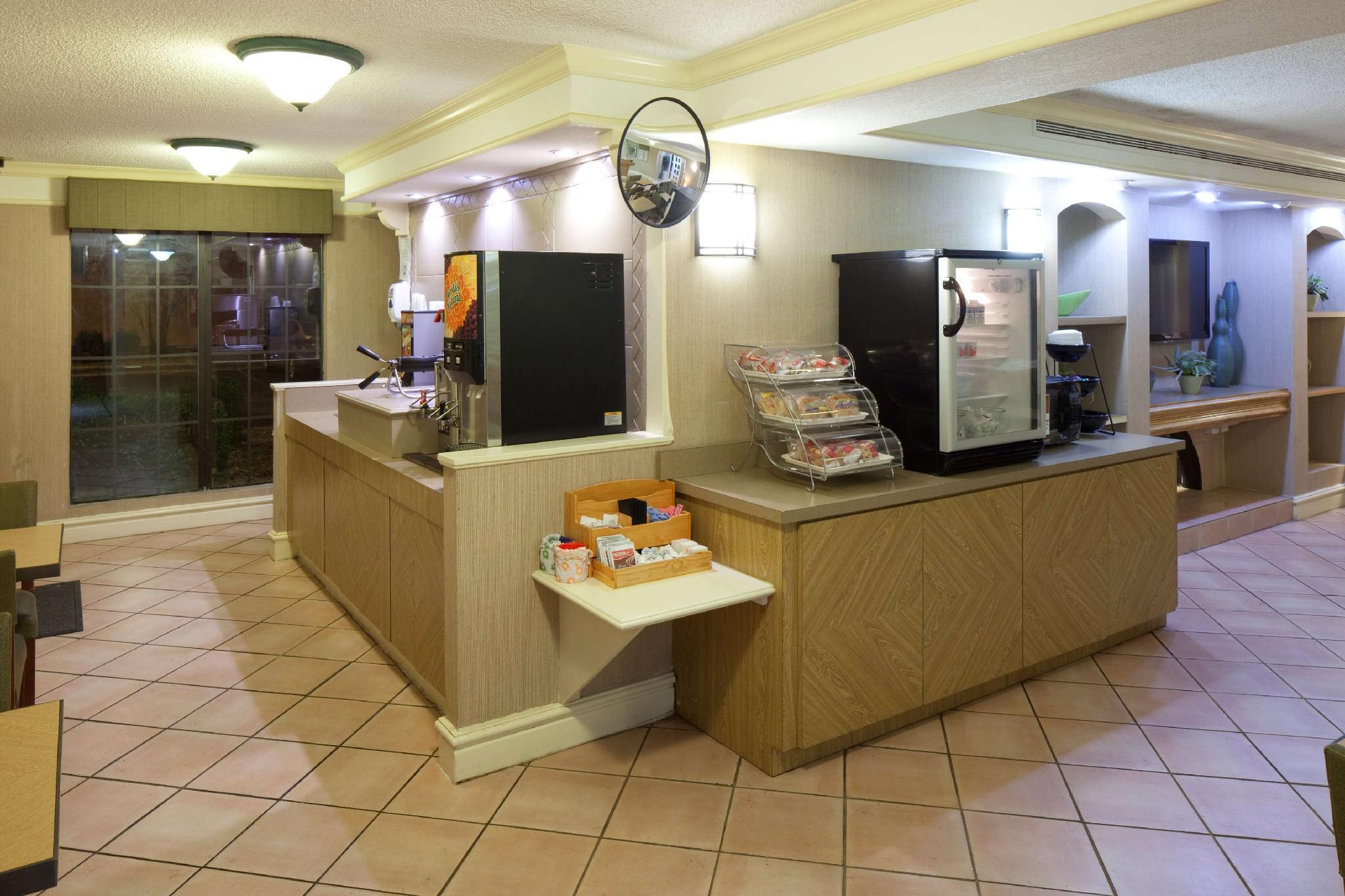 La Quinta Inn By Wyndham Huntsville Research Park Exteriör bild