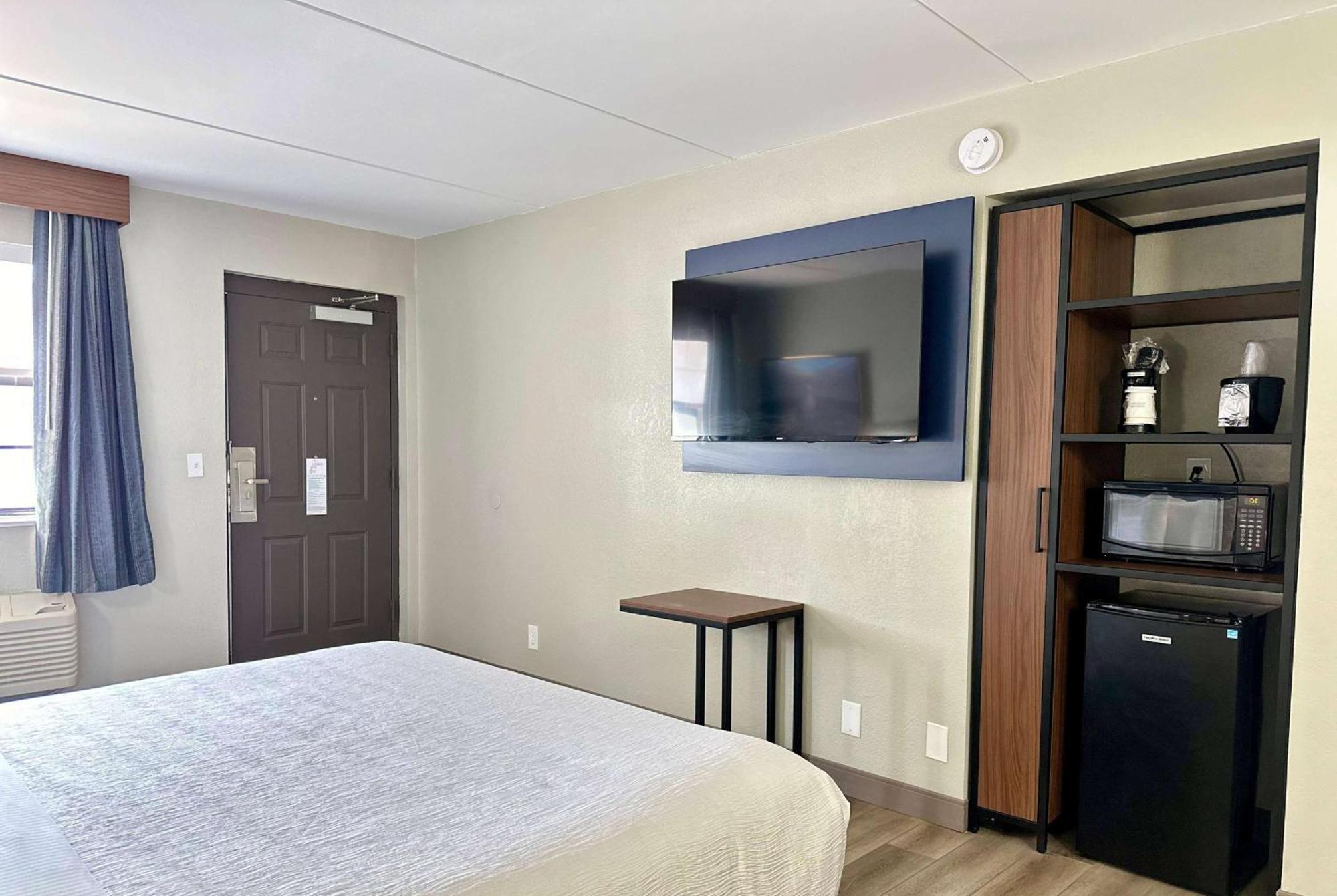 La Quinta Inn By Wyndham Huntsville Research Park Exteriör bild