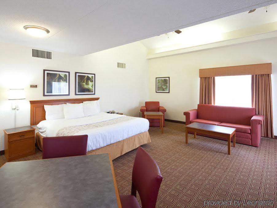 La Quinta Inn By Wyndham Huntsville Research Park Exteriör bild